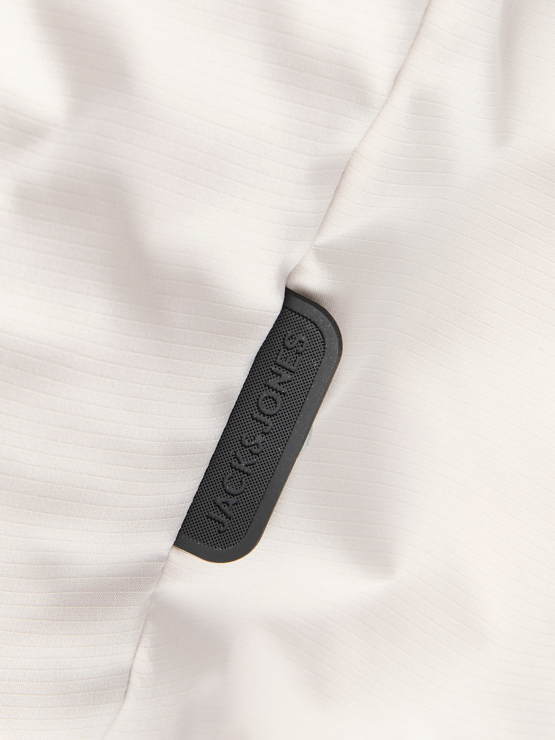 model_shot-detail